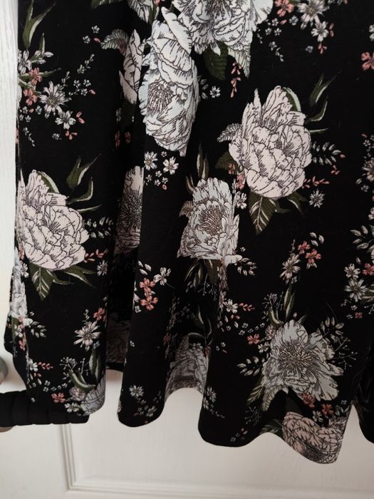 Sukienka mini w kwiaty H&M