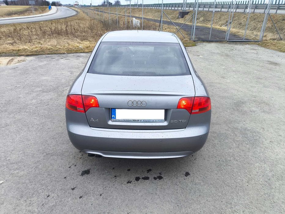 Audi A4 B7 2 x S-line 140KM