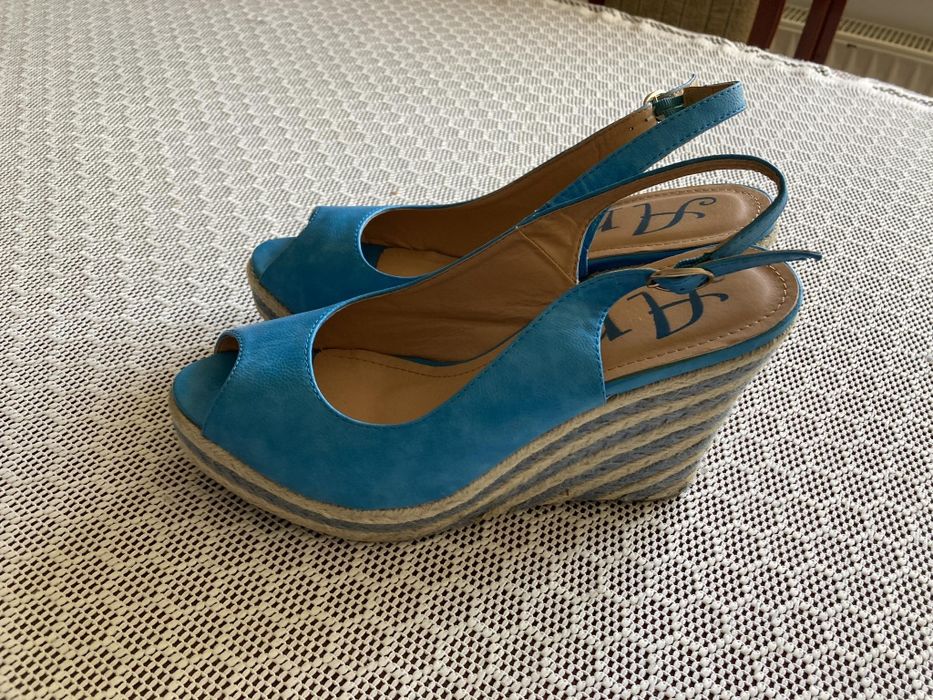 Buty na koturnie roz. 41