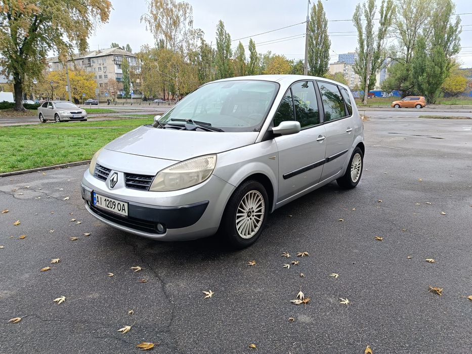 RENAULT Scenic