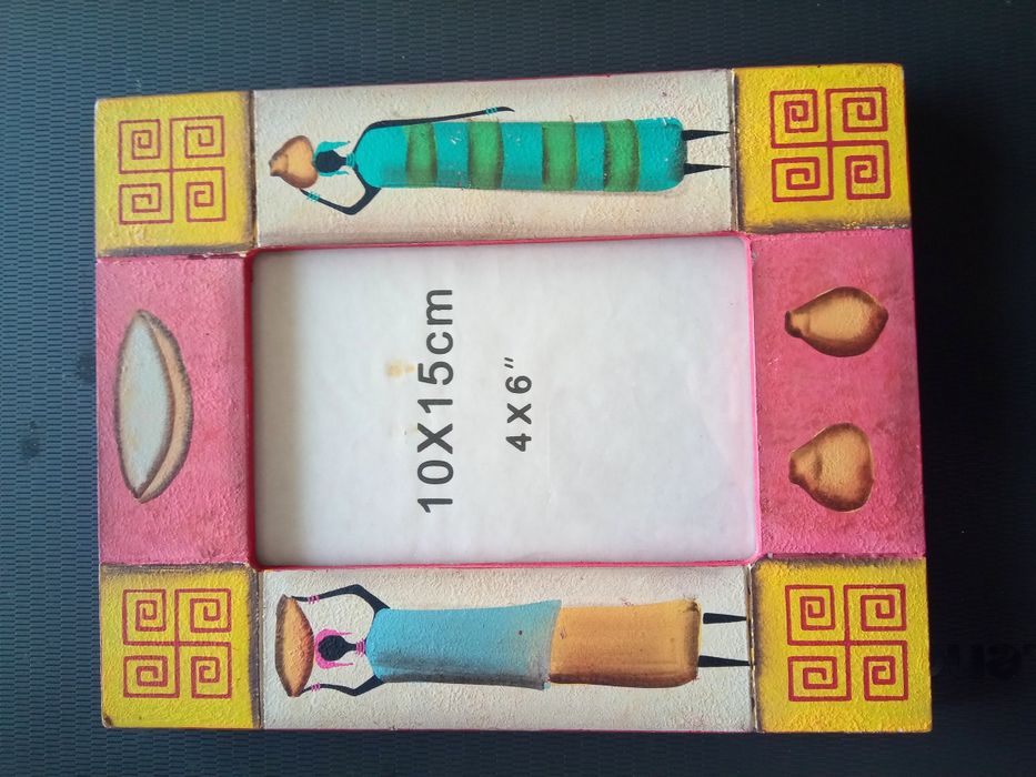 Porta retratos em madeira pintada64862631038593120