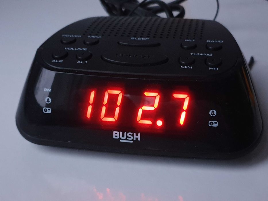 радіо FM AM  будильник Bush Alba CR-07PL + 2шт  акумулятори