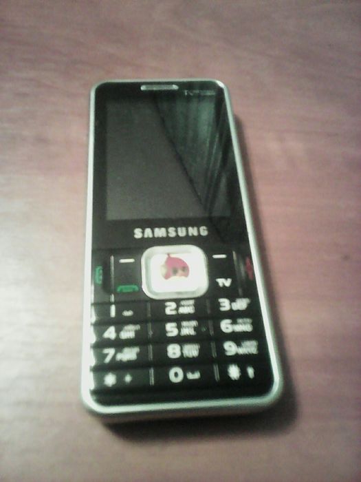 Мобильный телефон