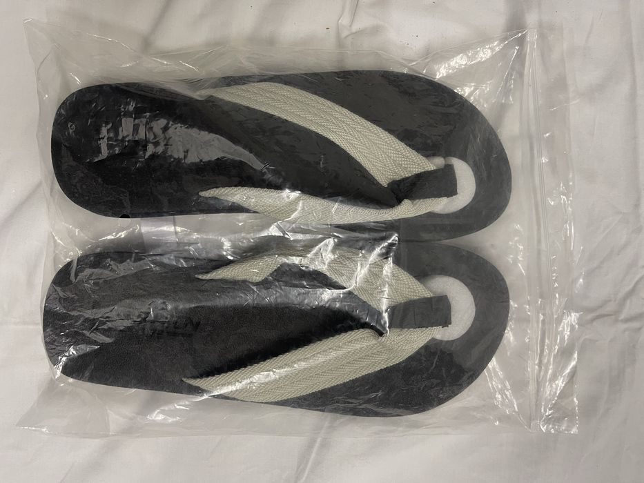 Chinelos de praia (flip-flops) novos n44