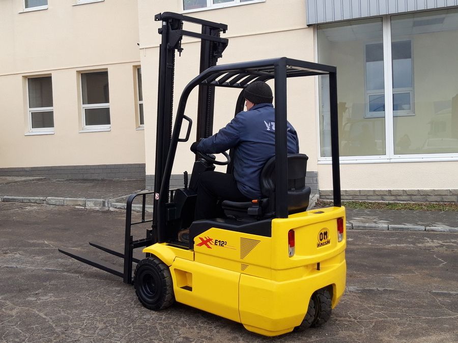 Аренда вилочного погрузчика в Днепре от 1 мес, аренда кары 1,5-4т