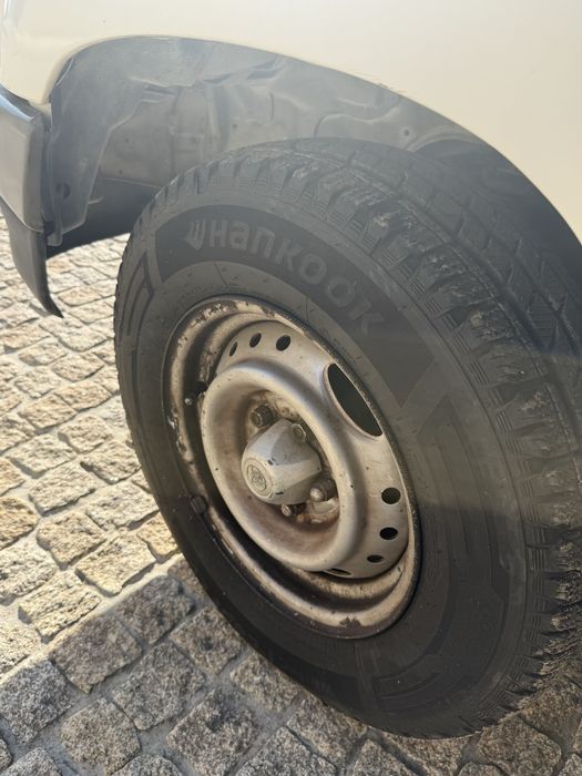 Toyota Hilux 2.4