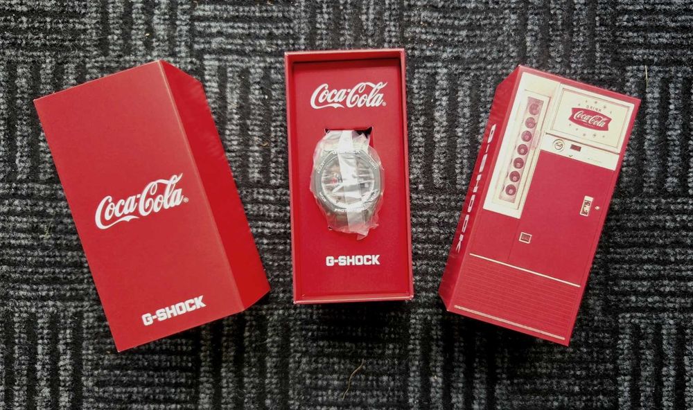 G-Shock GA-2100CC-3AER CasiOak x Coca-Cola – Nowy, Gwarancja, Komplet