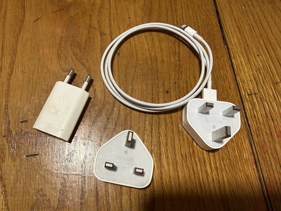 Блок живлення apple  Model No: A1399 A1400