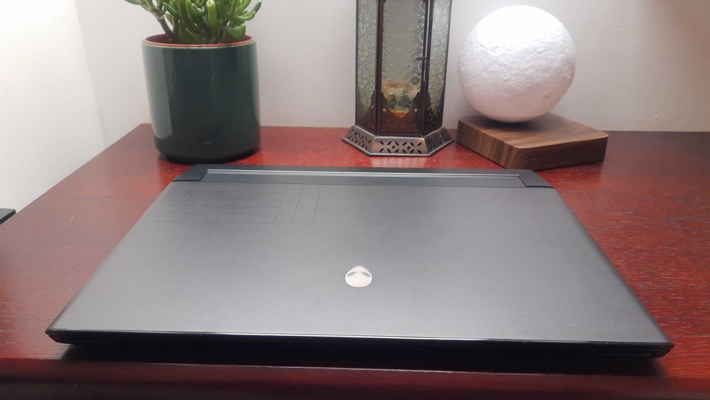 Alienware  M15 R3 i7 10gen 32GB RAM SSD 1TB Nvidia 2070 Super  8GB zam