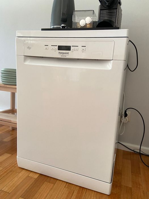 Dishwasher for 14 Place Settings64550918951297120