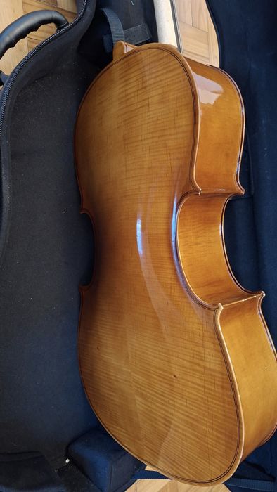 Violoncelo Gara  1/2 com estojo