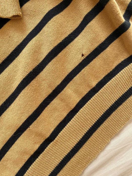 Brązowy sweter w paski