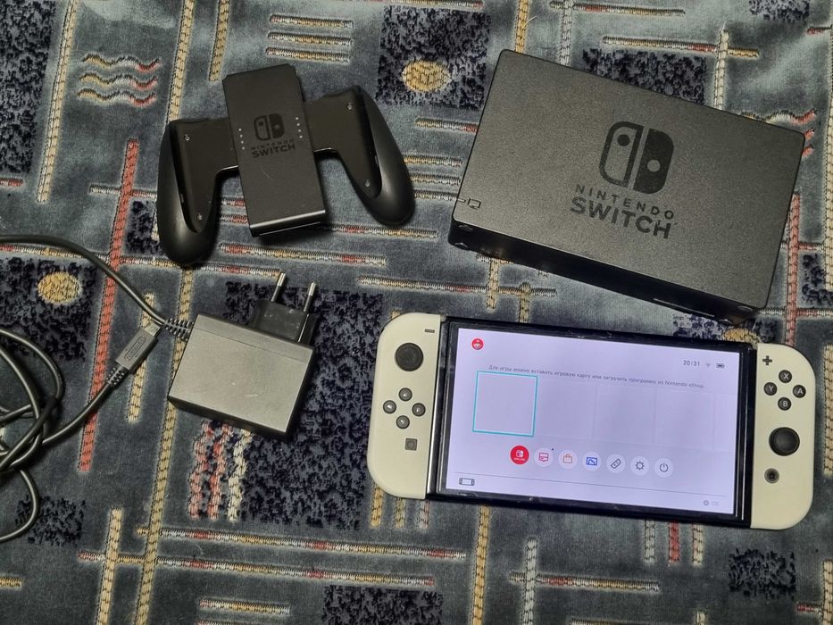 Nintendo Switch Oled (HEG-001) , з док-станція, джойстик , зарядка: 10 ...