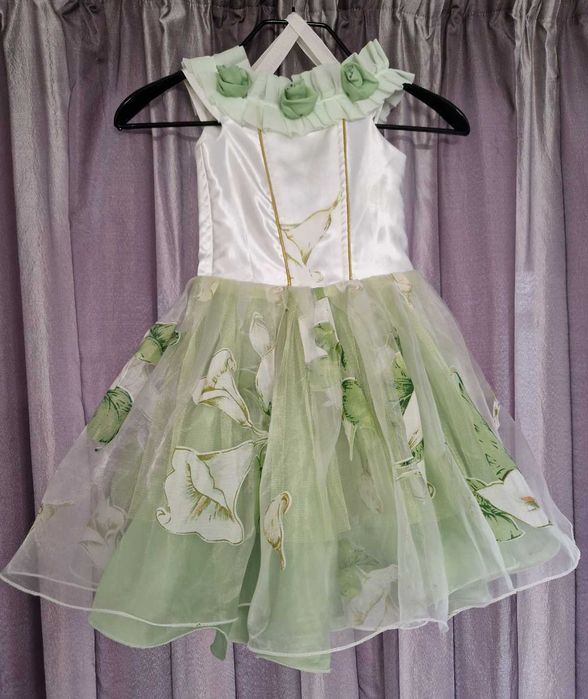 Продам легкое, нарядное платье