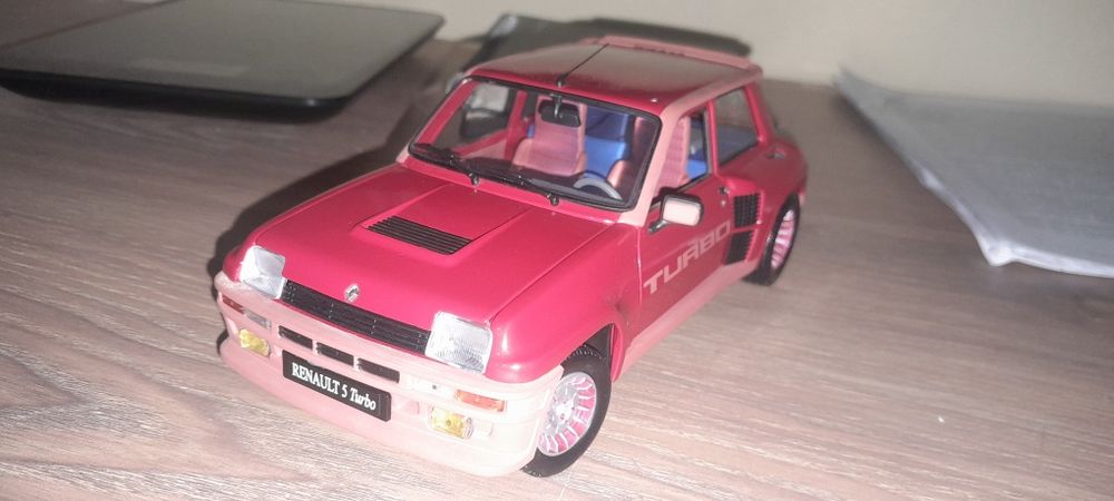 Mais de 90 Miniaturas 1/18 sem caixa