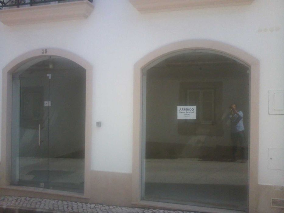 Arrendo Espaço Comercial no Centro de Peniche