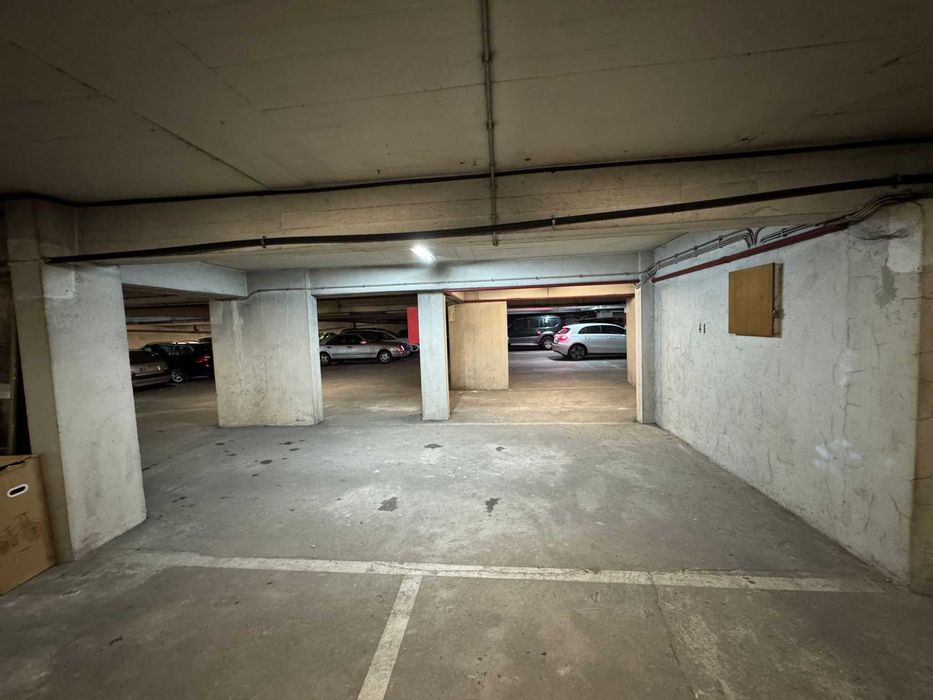 Arrenda-se Garagem Costa Caparica