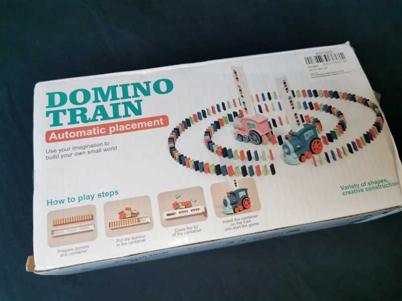 Pociąg domino zabawka (automatyczne ustawianie domino)