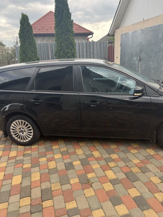 Ford focus 2010 року