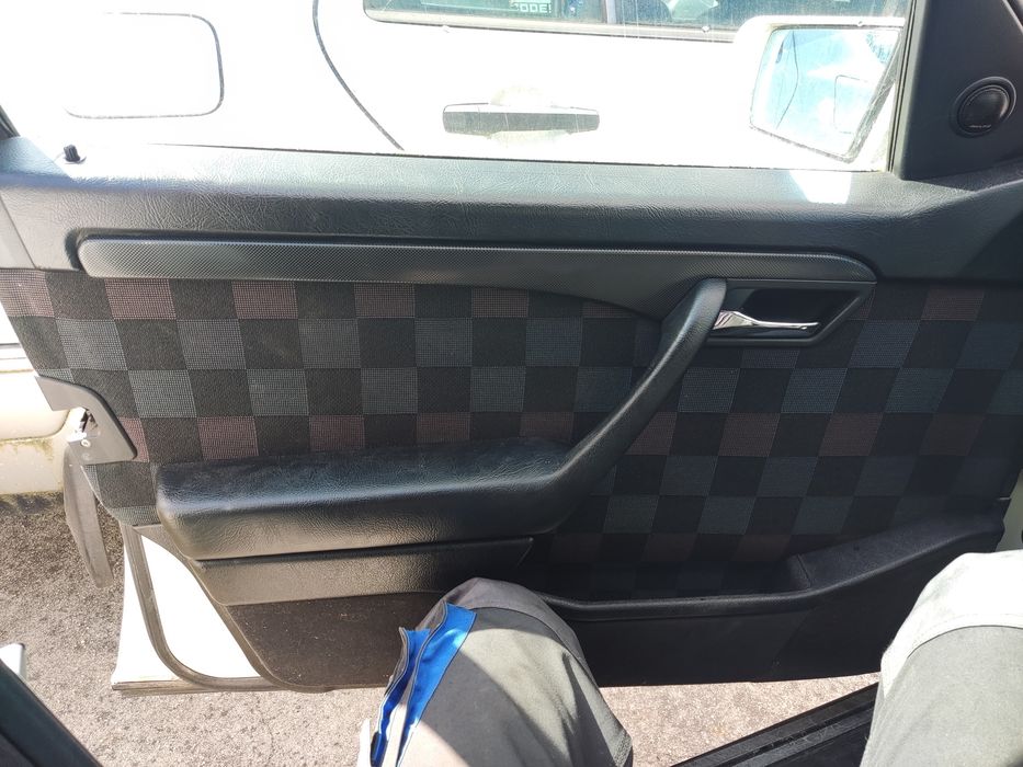 Mercedes c180 de 95. Falta o 3º pistão