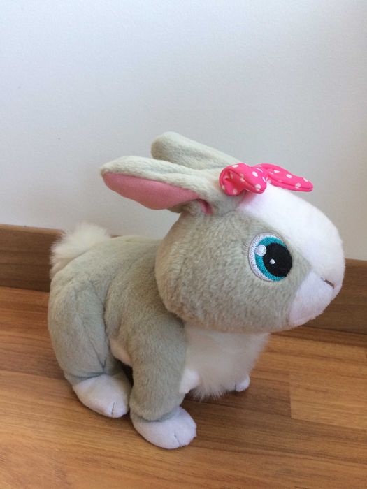 Peluche Coelhinha Betsy  e Pixie, a Coelhinha que Adora Comer