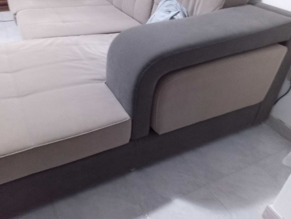 Sofá com chaise-longue