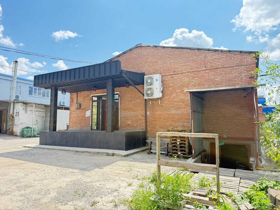 Продаж будівлі 500 м², район Муніципального ринку, рампа