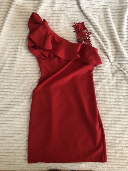 Червоне плаття