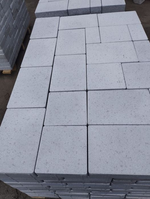 Продам бруківку з доставкою.