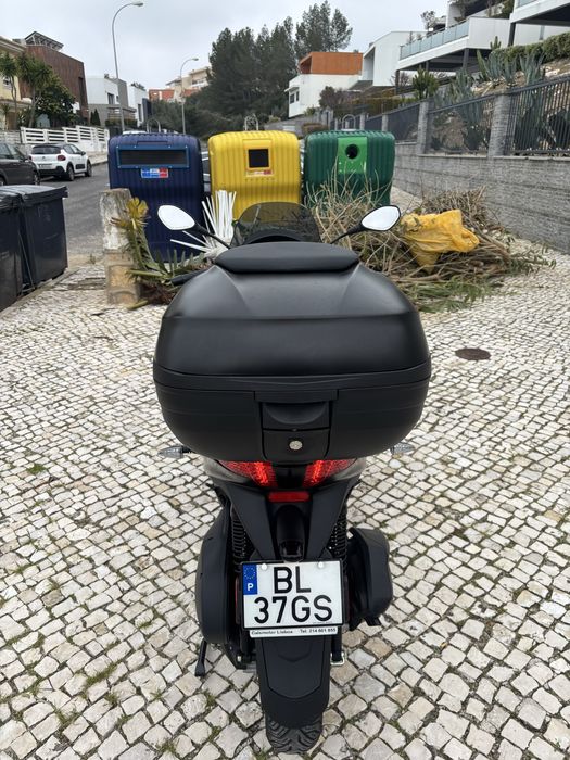 Piaggio MP3 300 HPE Deep Black Editon 2024