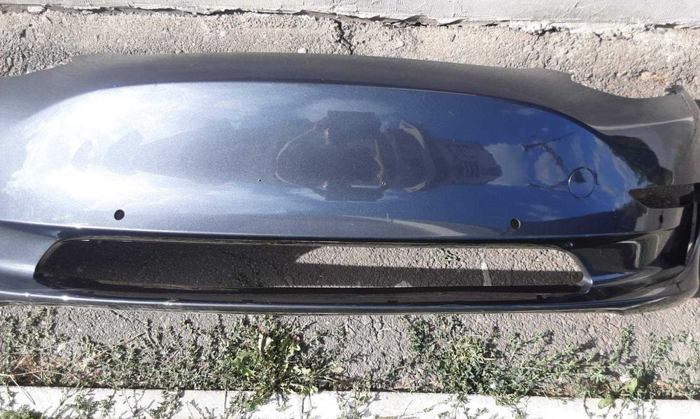 Tesla Model 3 бампер передній з отворами на парктоніки