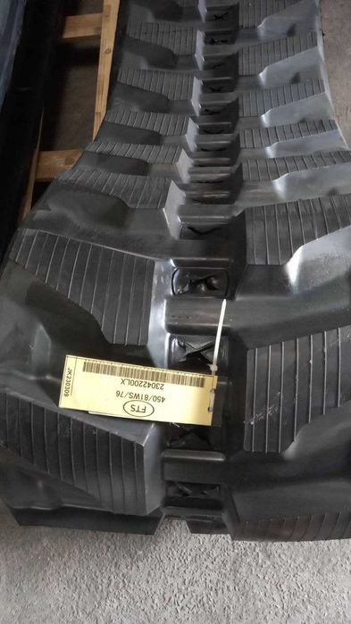 Гумова гусениця 400х72,5х76 W , резиновая гусеница 400/72,5/76 W