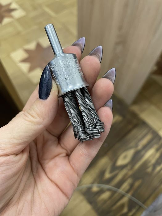 Щетка-крацовка "мини" (ведьма) чашка закруч 32мм со стерж 6мм PARKSIDE