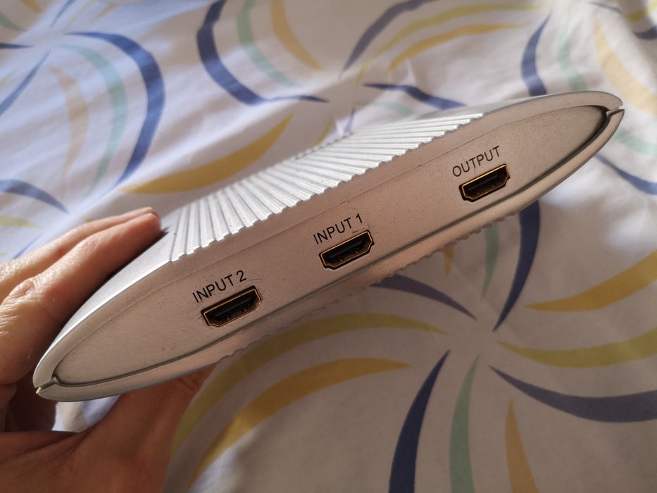 Two-Output HDMI Switcher64730227801090121