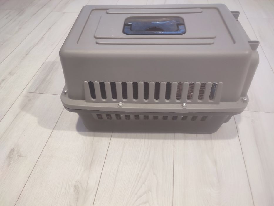 Transporterek dla kota psa 50.cm.na 30.cm. Użyty kilka razy