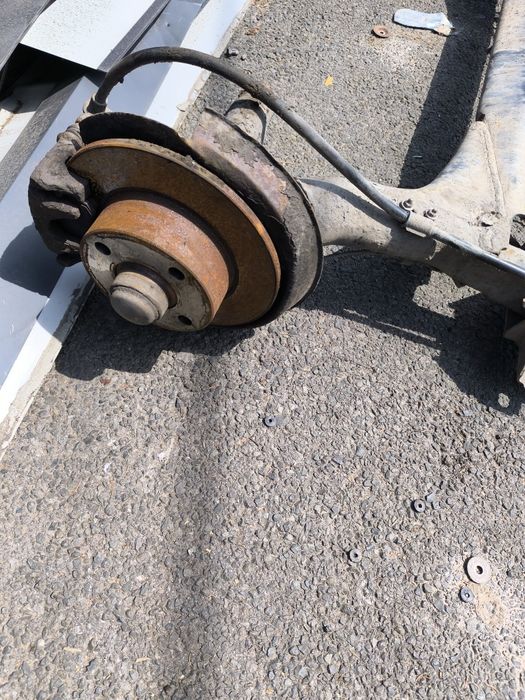 Belka tył tylna audi 80 B4 kombi na tarczach