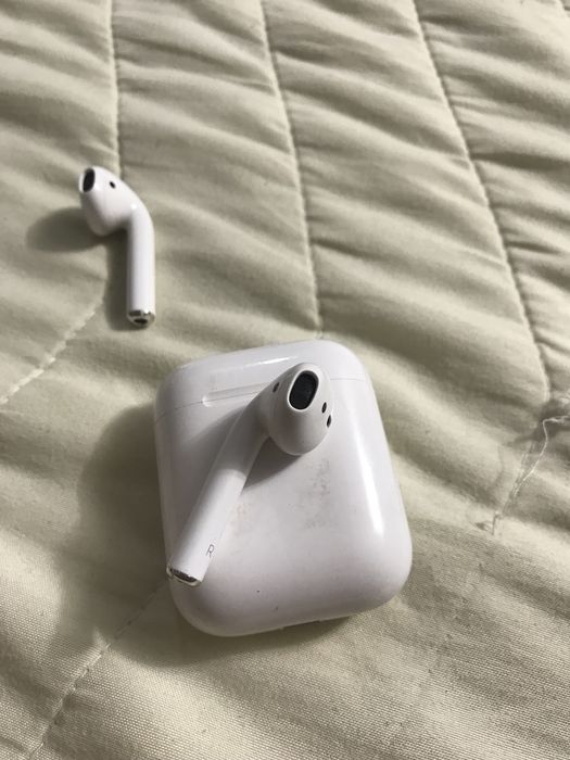 Продам навушник Airpods 2 правий а2031
