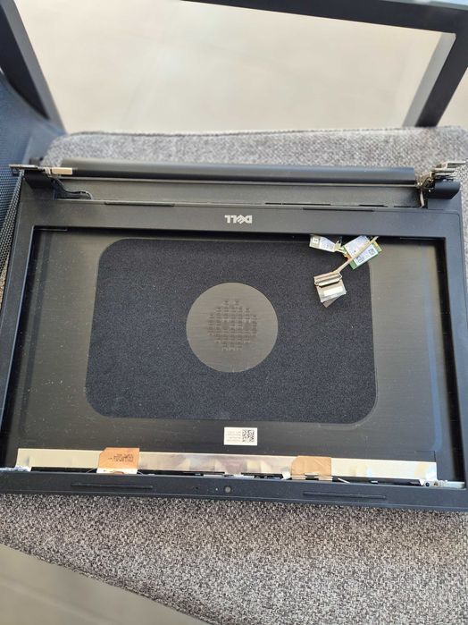 Dell keyboard for your 15, foreign layout, with some self-adhesive keys64729741136257123