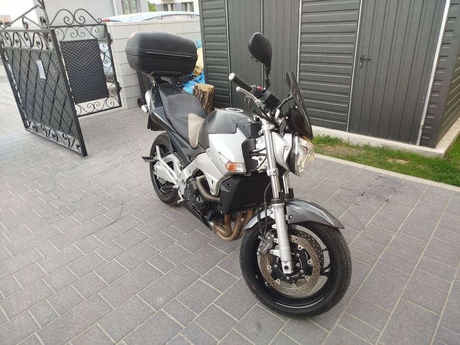 Motocykl Suzuki GSR-600