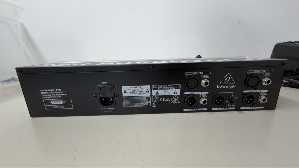 Behringer ULTRAGRAPH PRO FBQ3102HD – Equalizador 31 Bandas