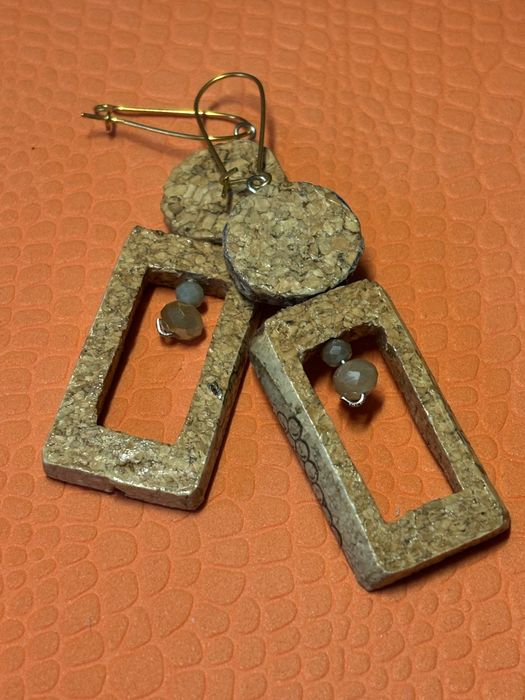 Сережки з винної пробки