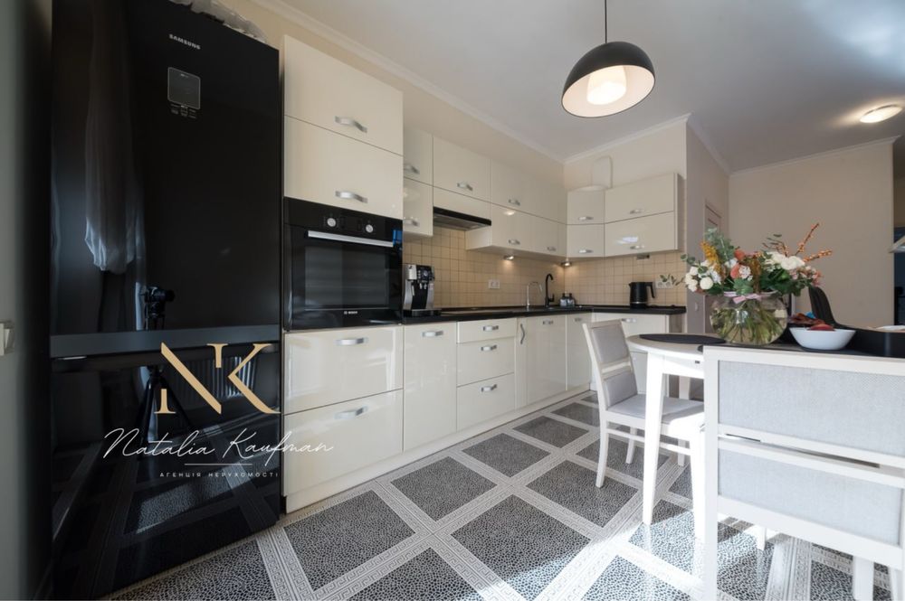 Продаж 2 к кв 62 м2. Комфорт Таун