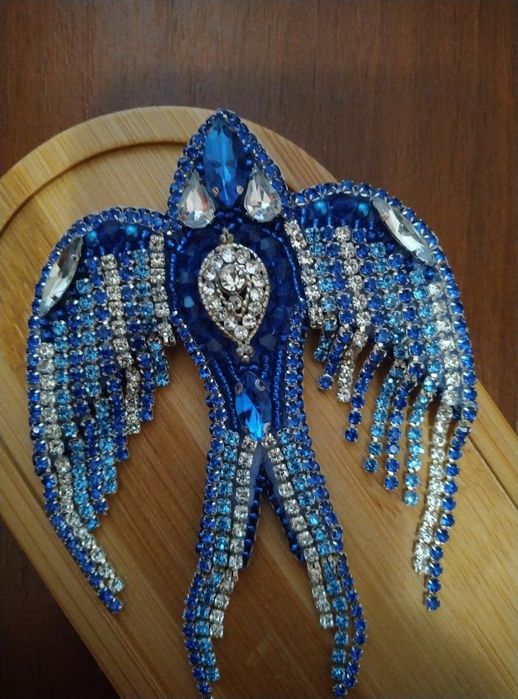 Брошка ластівка з бісеру ручної роботи