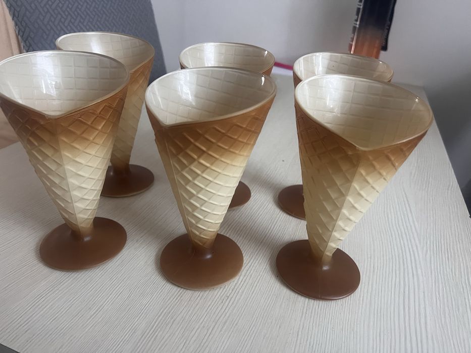 Sprzedam zestaw 6 pucharków do lodów WAFELEK GELATO Bormioli Rocco