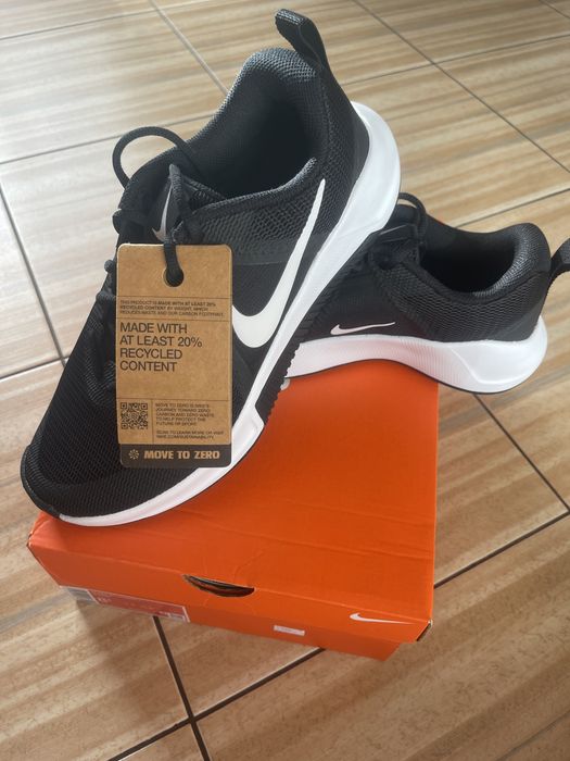 Продам кросівки NIKE MC TRAINER 3