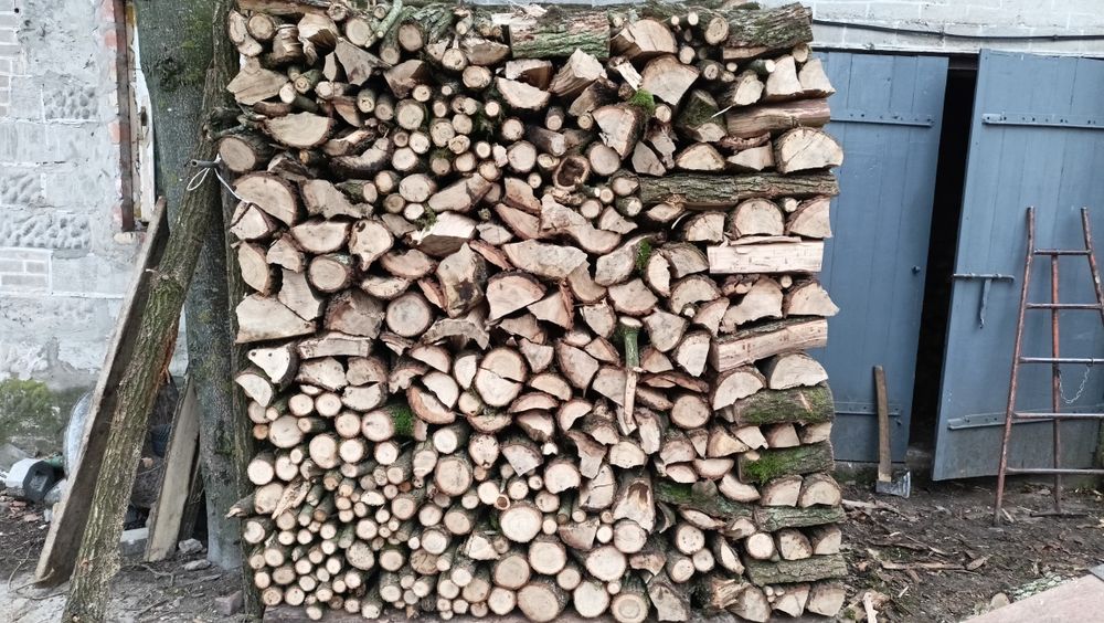 Drewno dębowe dziabane