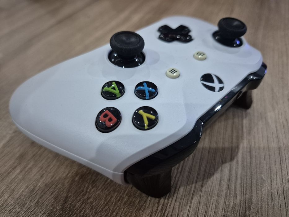 Pad do Xboxa  biały