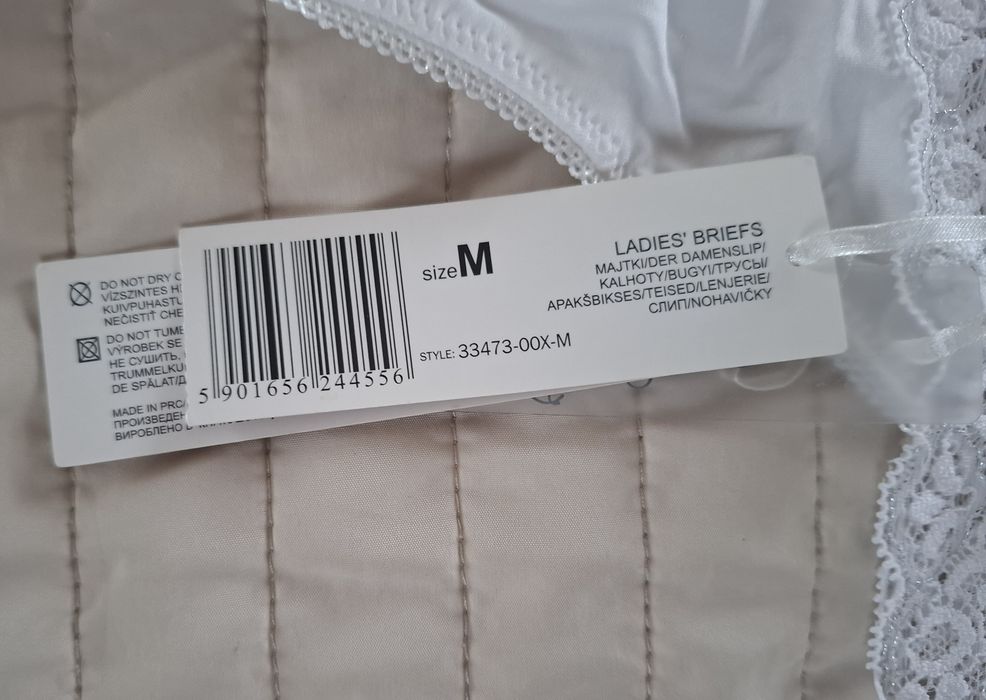 Nowe stringi Esotiq, rozm. M