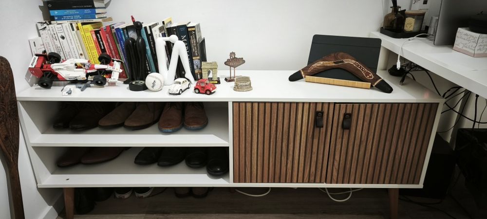 Móvel de TV / Aparador Design Moderno – Portas em Ripado Carvalho