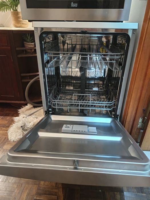 Microondas/ máquina lava loiça